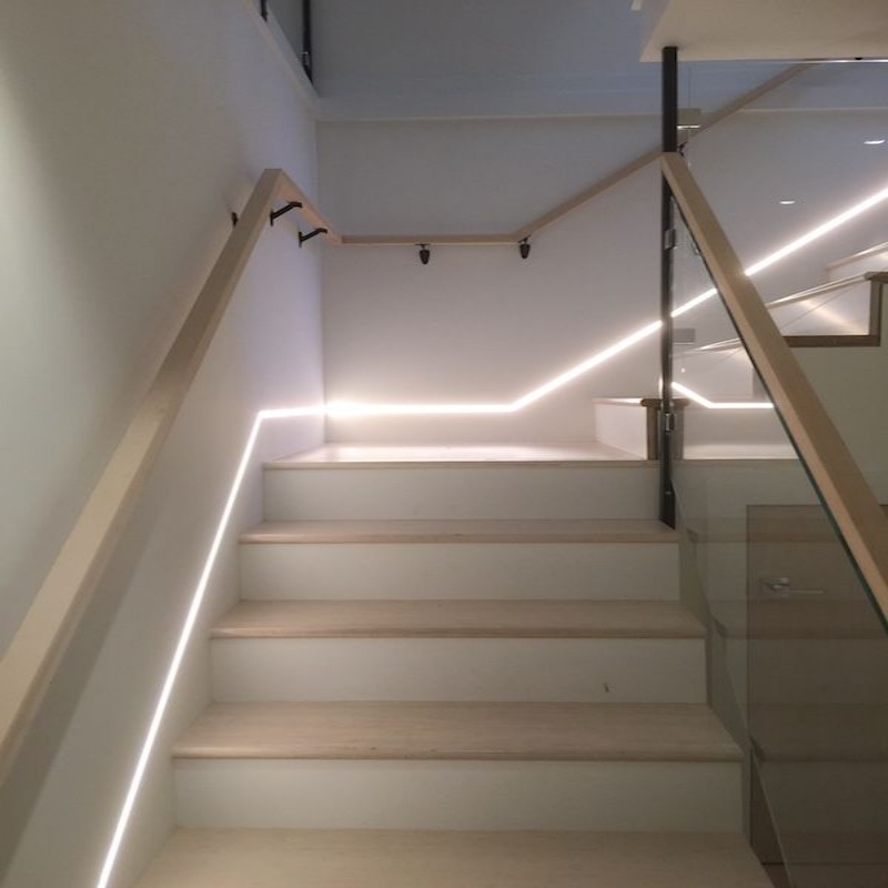 Comment installer des bandes lumineuses LED encastrées-À propos de l'éclairage--Best Practices for Stairwell Lighting 副本